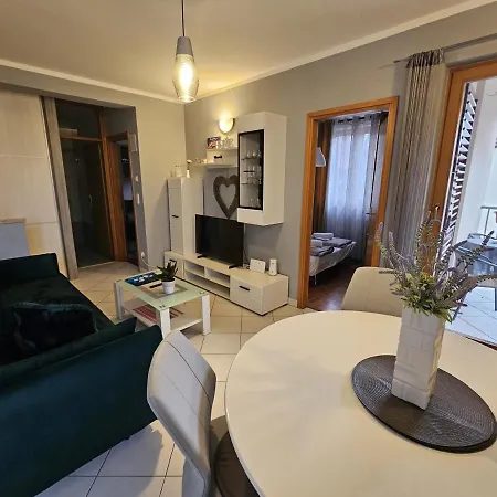 Apartment Gloria *